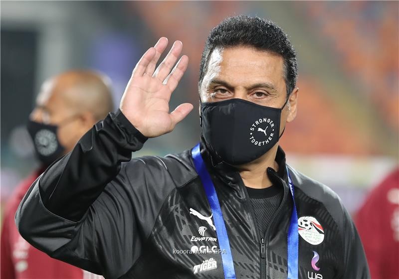 البدري: أقالوني رغم نجاحي.. ولهذا منحت صلاح شارة المنتخب