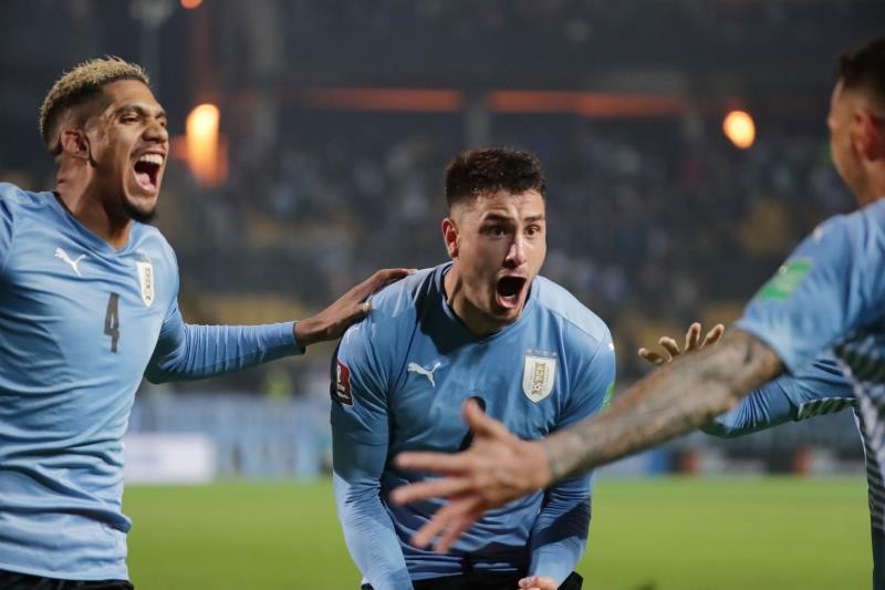 بالصور: أوروجواي تقهر الإكوادور في الوقت القاتل