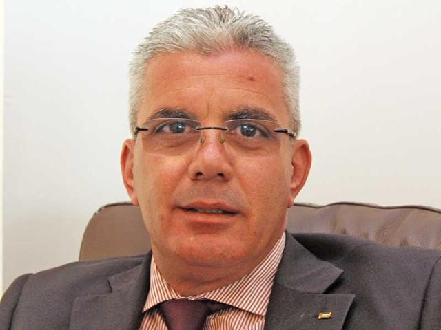 السفير طهبوب يُسلم برقية تعزية من الرئيس عباس لزوجة الفقيد شفيق الغبرا