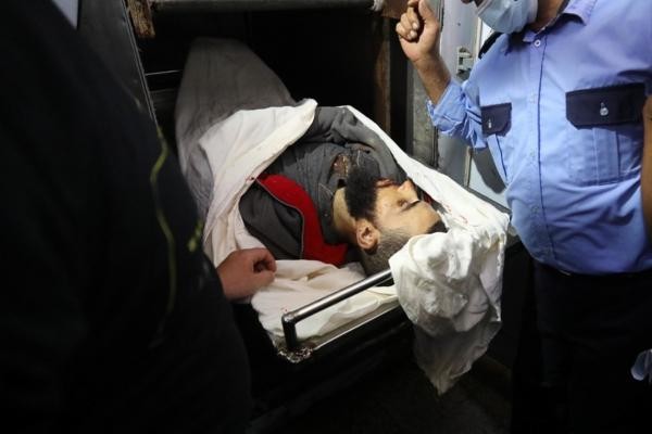 جماهير فلسطينية تشيع جثمان الشهيد محمد عمار وسط قطاع غزة