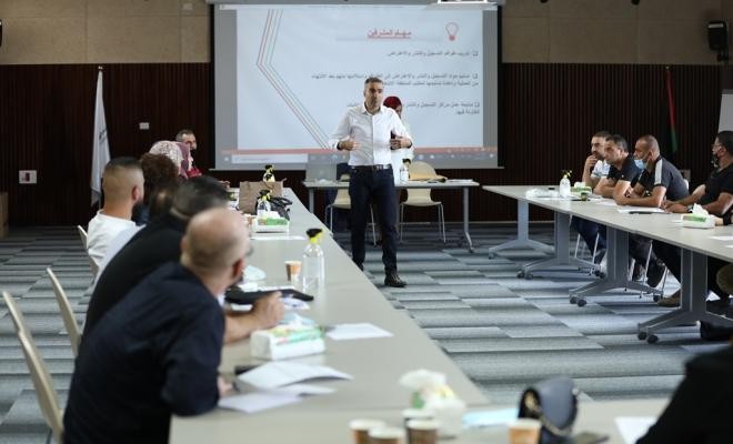لجنة الانتخابات تجتمع مع ممثلي الأحزاب وتواصل لقاءاتها التوعوية بالمحافظات