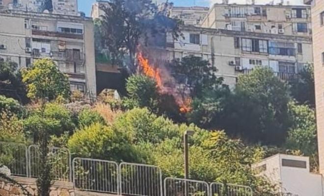 حيفا: اندلاع حريق بين مبانٍ سكنية
