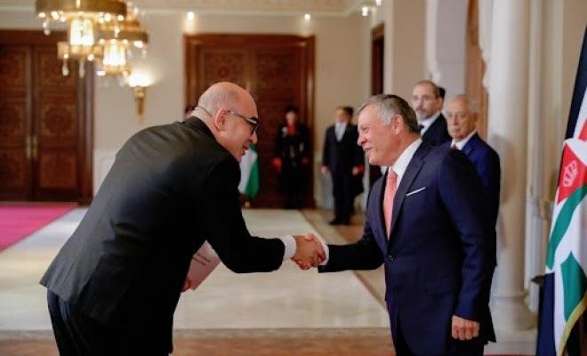 سفير إسرائيل لدى الأردن يُسلم أوراق اعتماده للملك عبد الله الثاني