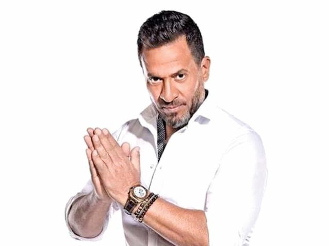 شاهدوا: الممثل "ماجد المصري" يكشف حقيقة إهداء زوجته يخت في عيد ميلادها
