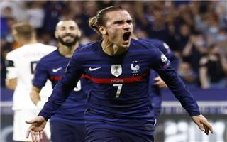 بالصور: فرنسا تستعيد توازنها بثنائية في فنلندا