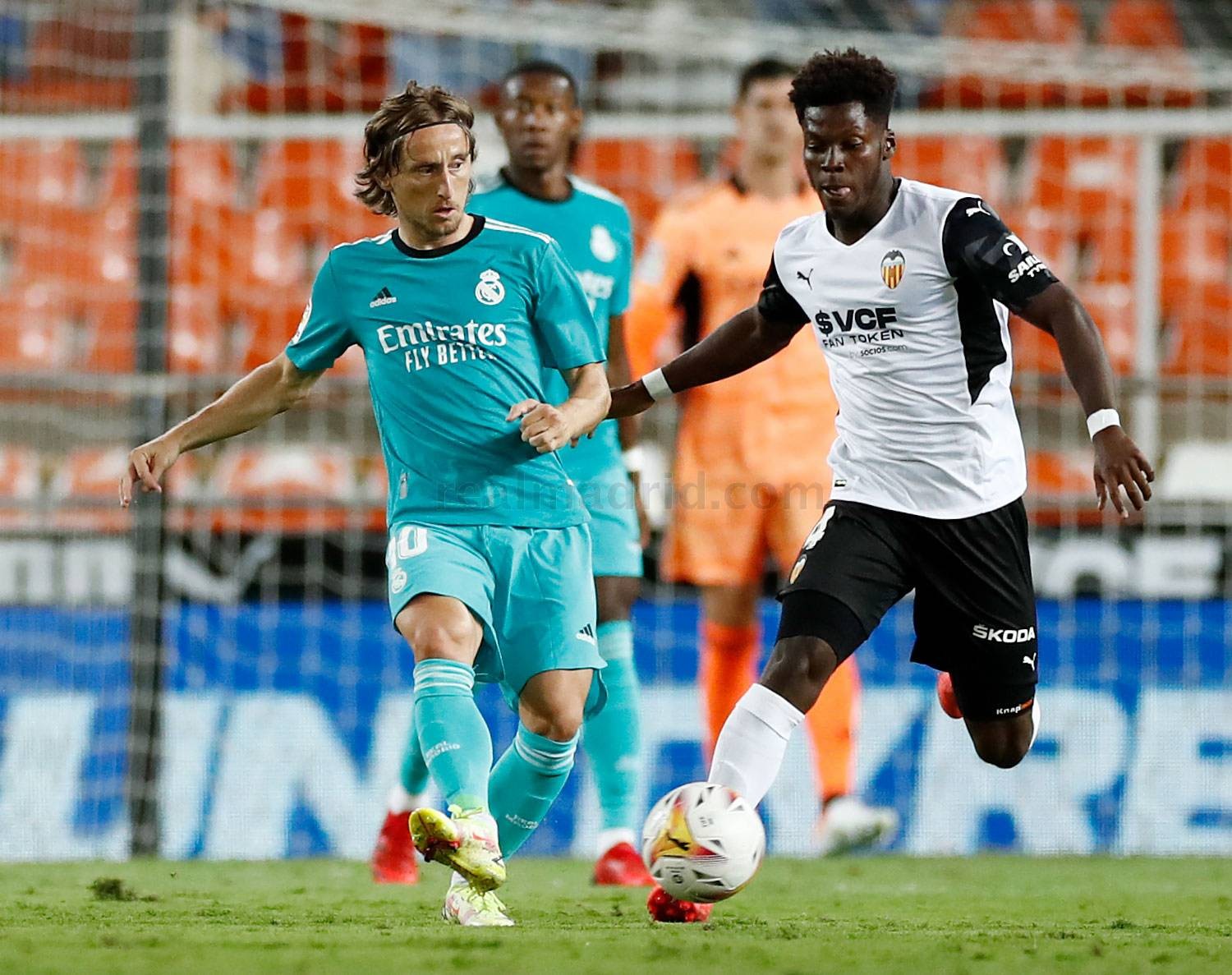 بالصور : ريال مدريد يقلب الطاولة على فالنسيا بعد 5 دقائق مجنونة