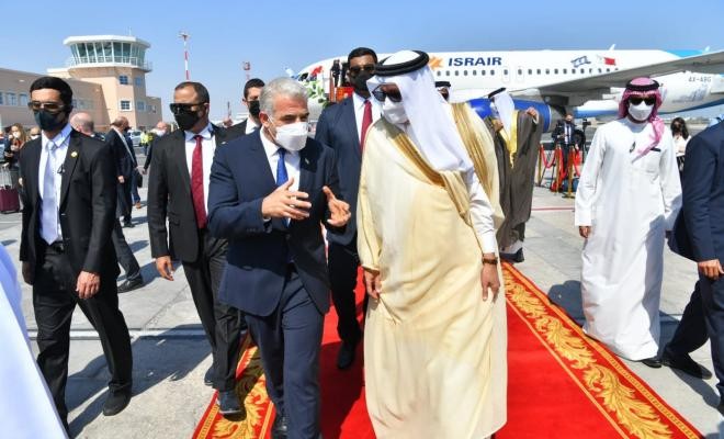 لابيد يتوجه إلى البحرين لافتتاح السفارة