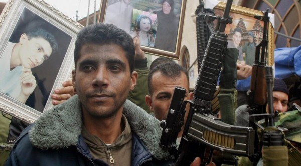 الأسير زكريا الزبيدي يخوض إضرابًا عن الطعام