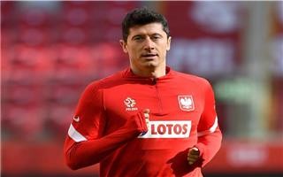 هالاند ولاعبو بايرن يثيرون استياء ليفاندوفسكي