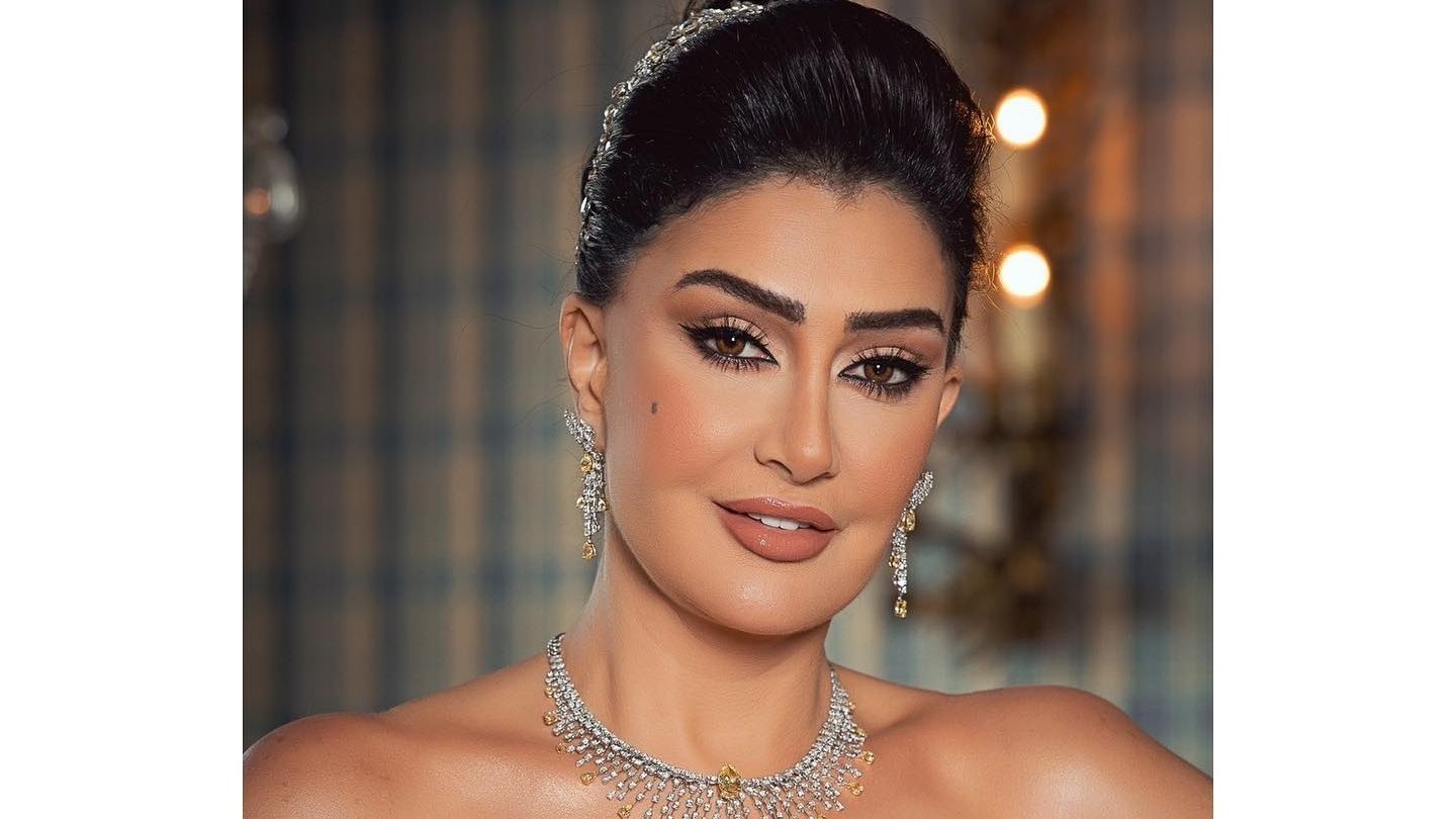 شاهد: الفنانة "غادة عبد الرازق"  تشوق متابعيها لـ"نيولوك"منتظر