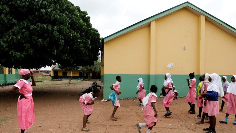 بالفيديو:  إيقاف مدير مدرسة لـ"تعليم القرآن" بعد ضجة أثارها فيديو واقعة جلد التلاميذ في نيجيريا
