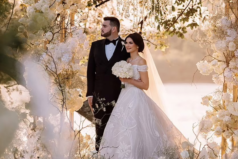 مليونيرة روسية تنقل الضيوف والطعام بطائرات لتحتفل أمام شلالات فيكتوريا