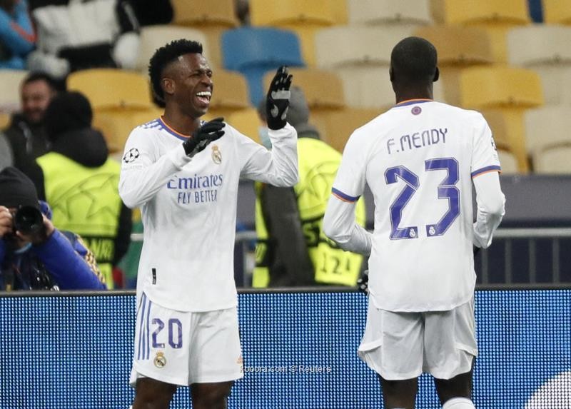 بالصور.. ريال مدريد يثأر من شاختار بخماسية ويتصدر مجموعته