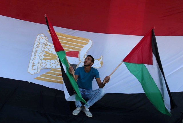 بناء 3 مشاريع إسكانية وجسر