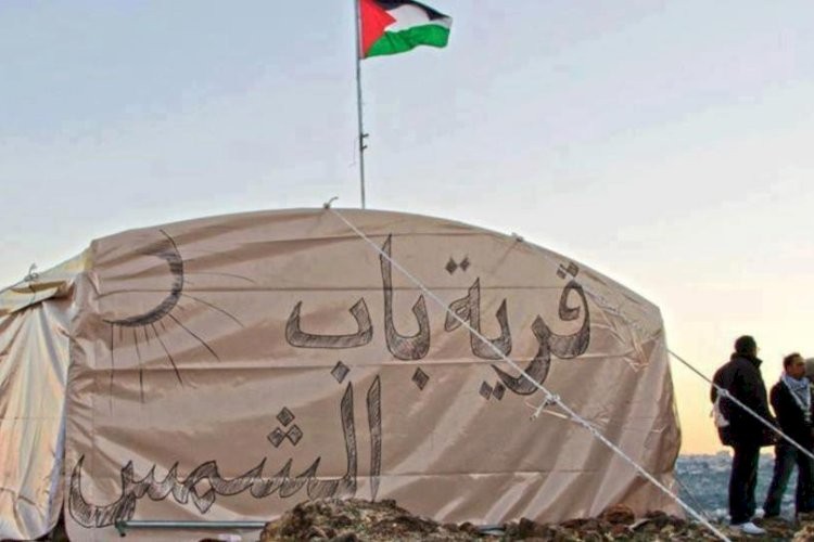 الاحتلال يهدم مسكنين في قرية باب الشمس شرق القدس المحتلة