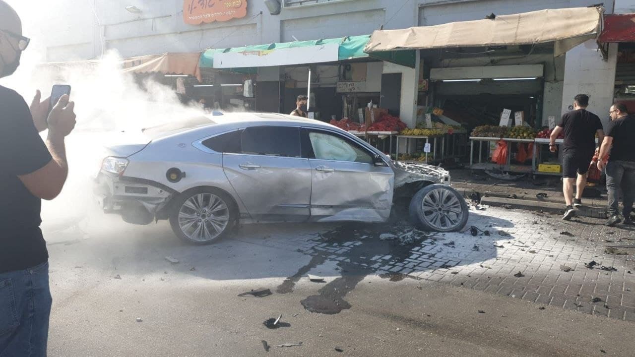 الإعلام العبري: انفجار سيارة أمام مركز تجاري في أسدود