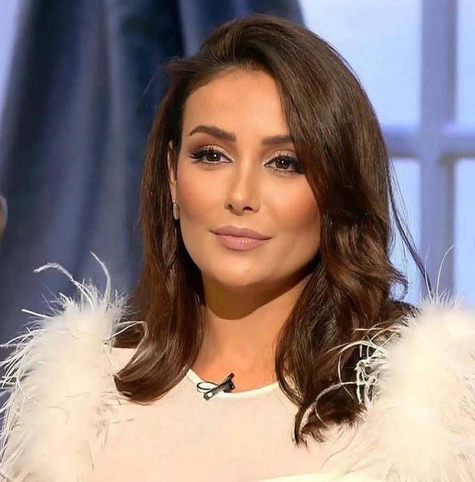 شاهد:  الممثلة "كندا حنا" بإطلالة غريبة في أحدث ظهور لها