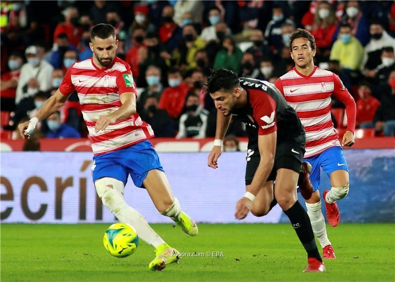 بالصور: غرناطة ينتفض ويكبد إشبيلية خسارته الأولى بالليجا