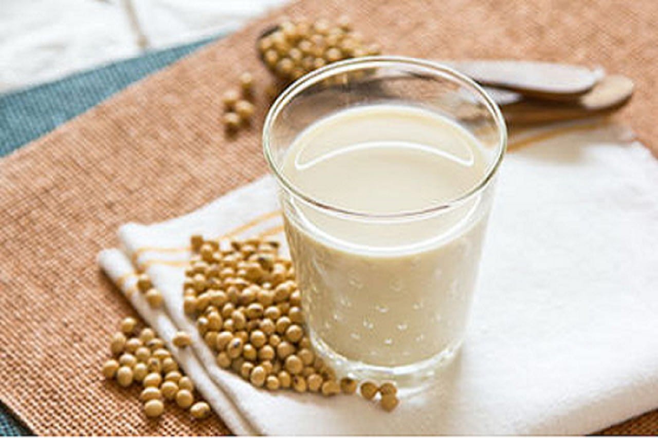 فوائد حليب الصويا في مقاومة شيخوخة الخلايا