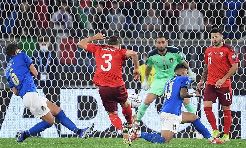 بالصور : ايطاليا تتعادل ايجايا مع سويسرا