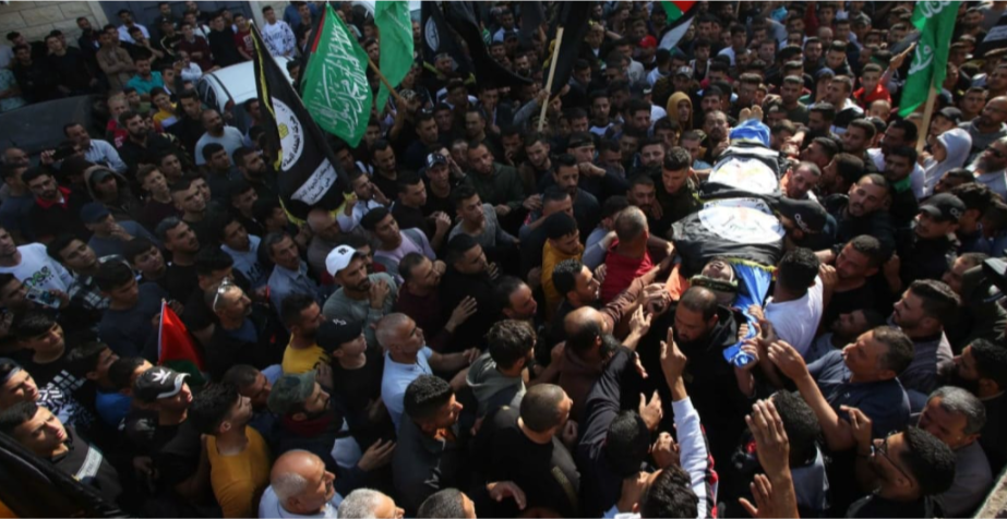 أهالي طمون يُشيعون جثمان الشهيد صدام بني عودة
