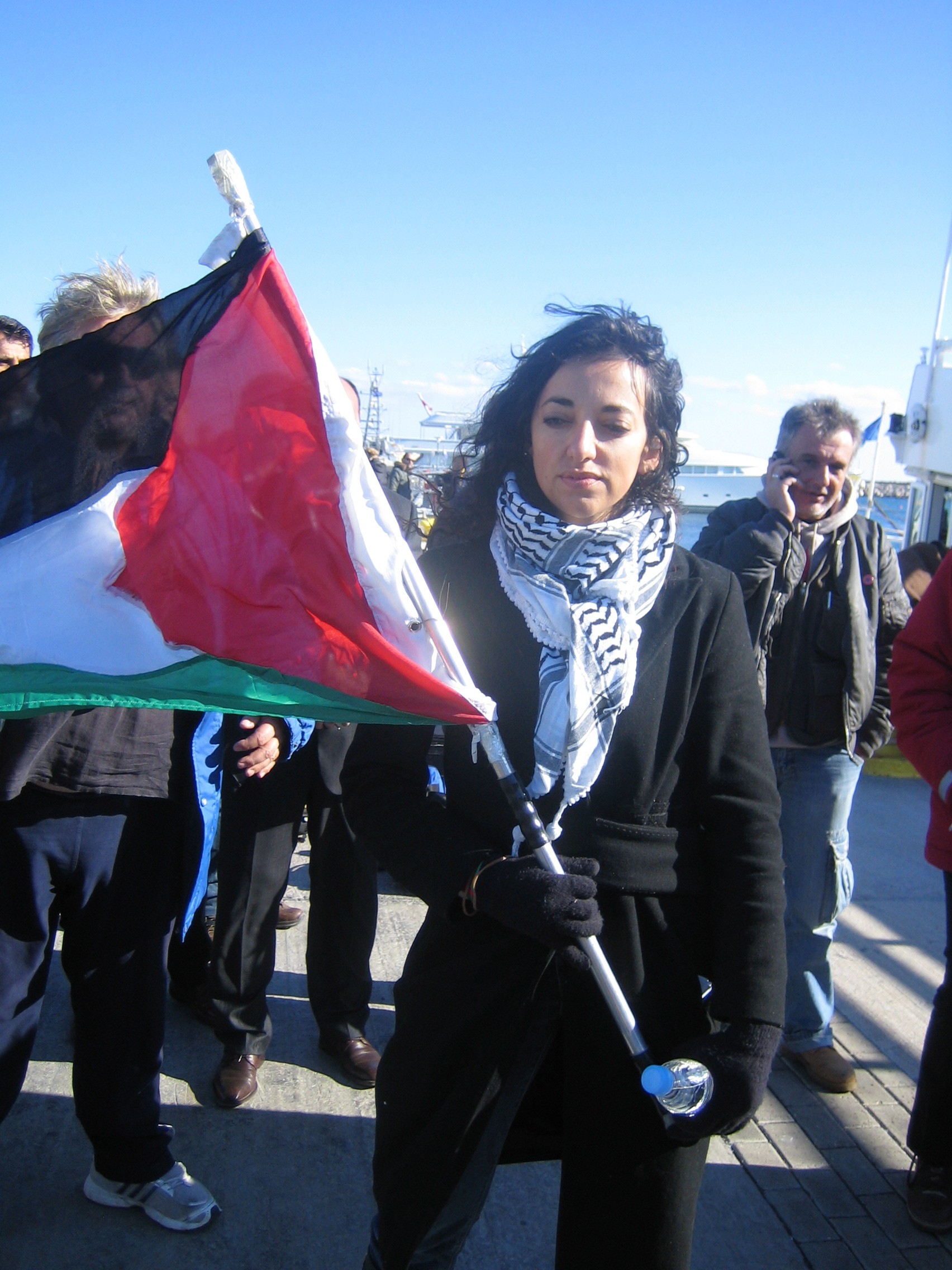 ترشُّح الفلسطينية هويدا عراف للكونغرس يشعل الضوء الأحمر