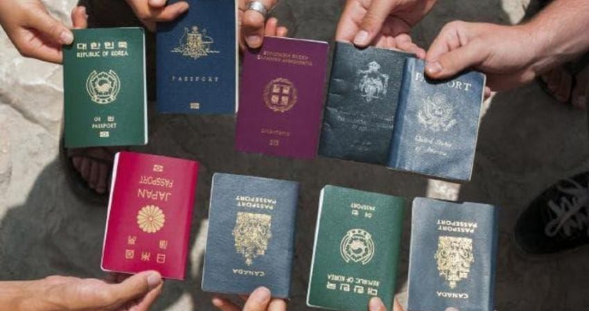 تعرَّف على الدولة العربية التي يحتل جوازها المرتبة الأولى عالميًا؟!