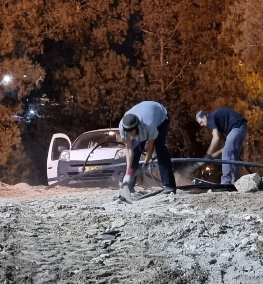 الاحتلال يواصل أعمال التهويد بالمقبرة اليوسفية في القدس