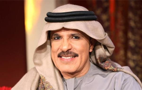 بين التأييد والمعارضة... الفنان الإماراتي عبدالله بالخير في لوك جديد
