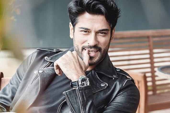 شاهد: النجم "بوراك اوزجفيت" مهدد بدخول السجن لسنوات.. بسبب مسلسل المؤسس عثمان