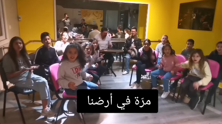 بالفيديو: تونس..مقطع فيديو لأطفال يرددون أغنية تتغنى بالرئيس قيس سعيد يثير جدلا واسعا