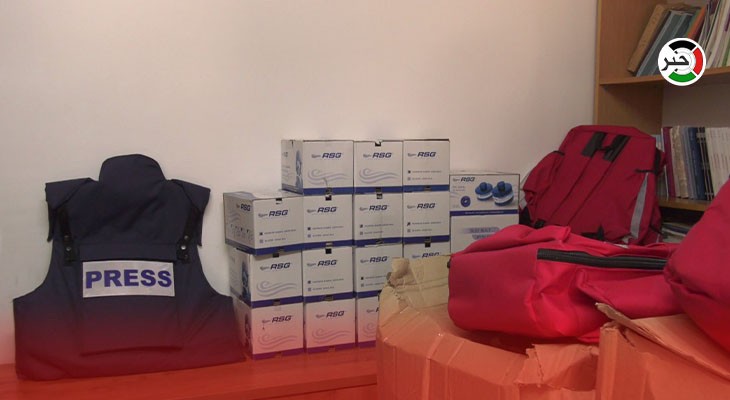 بالفيديو: نقابة الصحفيين تُقدم أجهزة ومعدات للمؤسسات الإعلامية المتضررة من العدوان الأخير على غزة