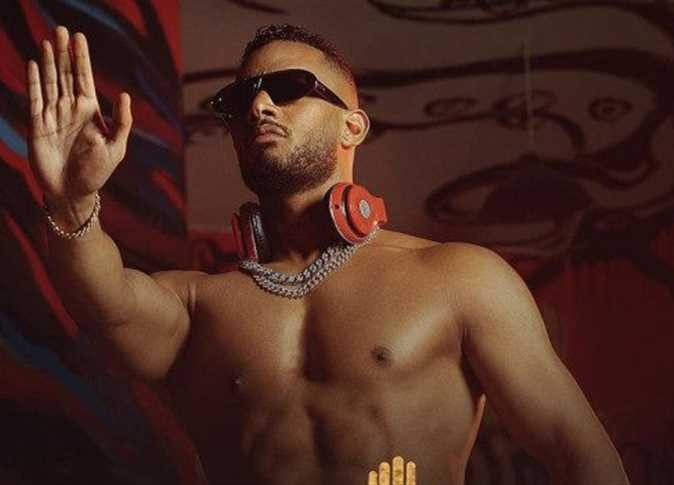 تعهد بعدم خلع ملابسه.. تامر أمين: محمد رمضان هيعمل حفلته إزاي؟