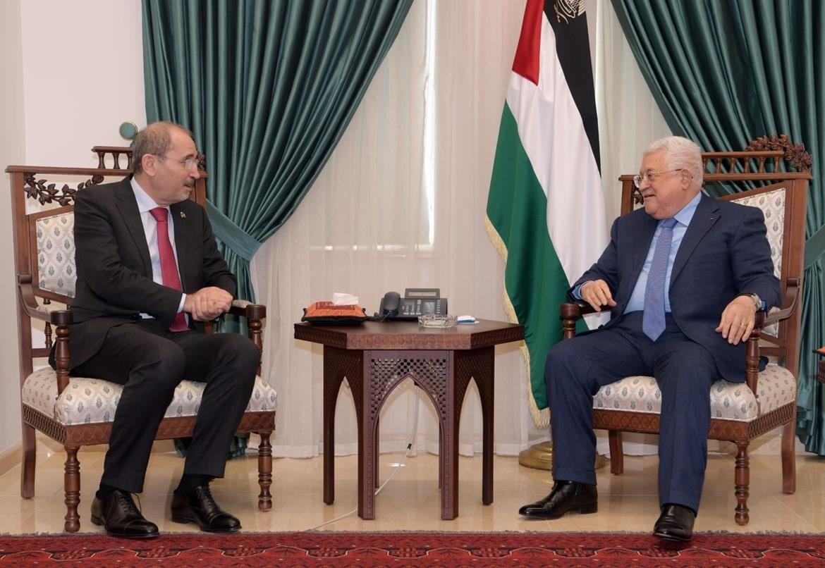 الصفدي ينقل رسالة من العاهل الأردني إلى الرئيس عباس