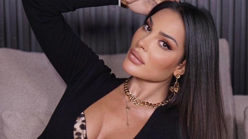 بالفيديو: الممثلة "نادين نجيم" تتحدث عن المـوت من داخل منزلها