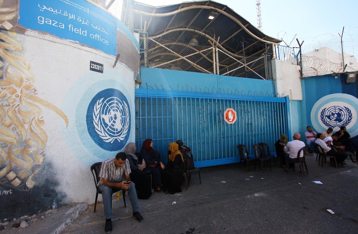 أبرزها تثبيت 1500 معلم