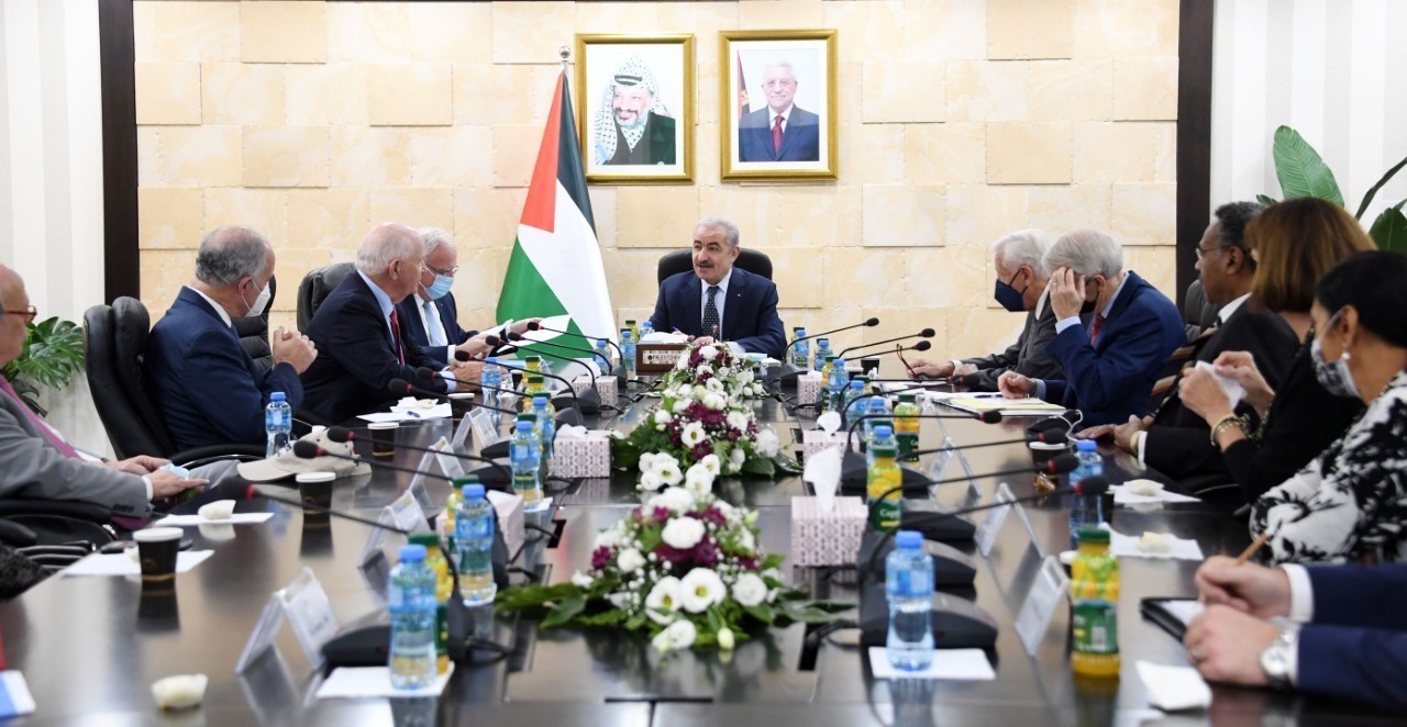 اشتية يدعو واشنطن لتنفيذ تعهداتها بإعادة فتح القنصلية الأمريكية في القدس