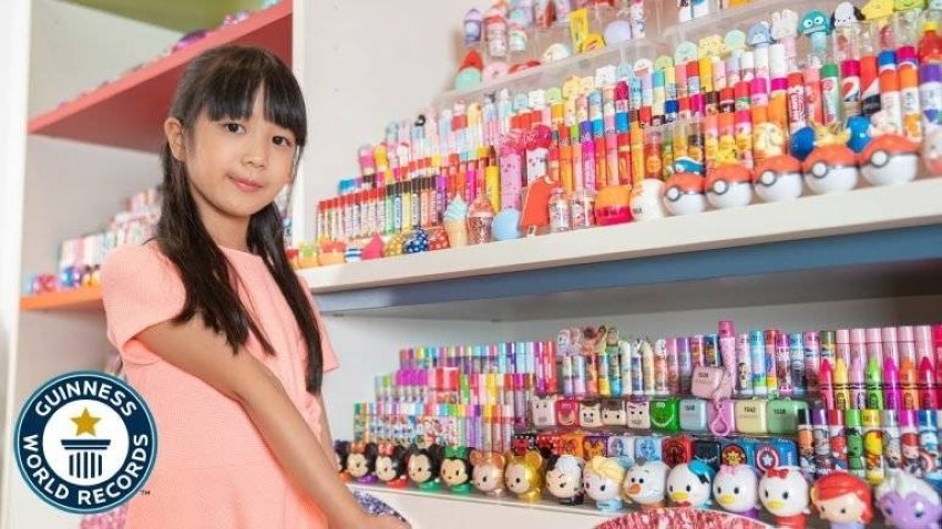 طفلة تدخل موسوعة جينس بجمعها 3388 مرطب شفاه