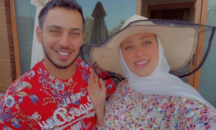 ماهي حقيقة طلاق الوليد مقداد من زوجته؟