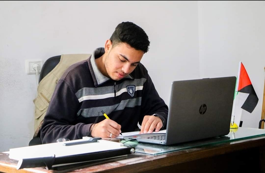 "سائد النجار" شاب من غزّة.. قصة نجاح ذو لهجة فلسطينية في الإمارات