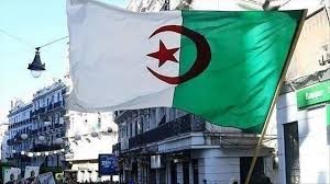 الجزائر: طالبة جامعية تضع خطة "جهنمية" لقتل صديقتها بعد أن ضبطتها مع خطيبها