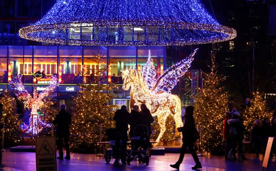 حفل كريسماس فى ألمانيا يحبس 820 شخصًا فى حجر صحى إلزامى بسبب المتغير الجديد