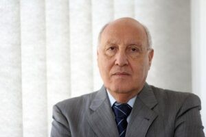 للحرب الباردة وظائف أخرى