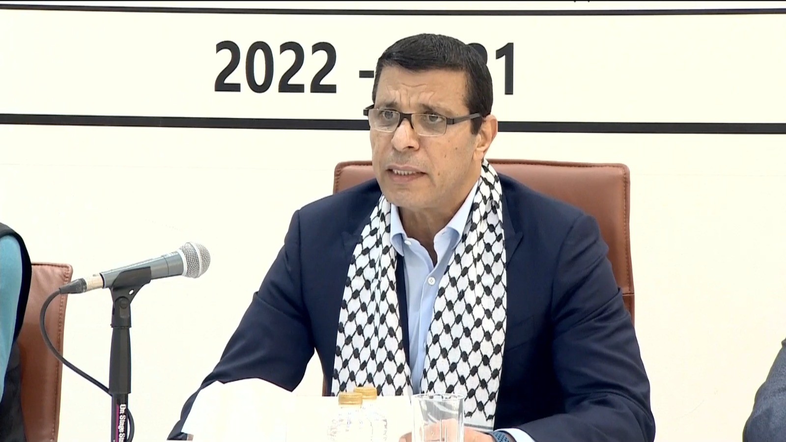 الرئيس الفلسطيني المرتقب دحلان بحصد جائزة أفضل مصور عالمي في العالم