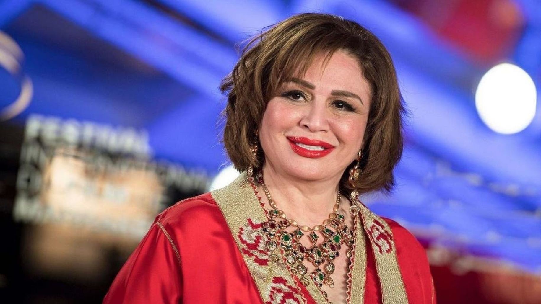 فيديو: على أنغام "أنا طبعي كده".. إلهام شاهين تغني مع نيكول سابا