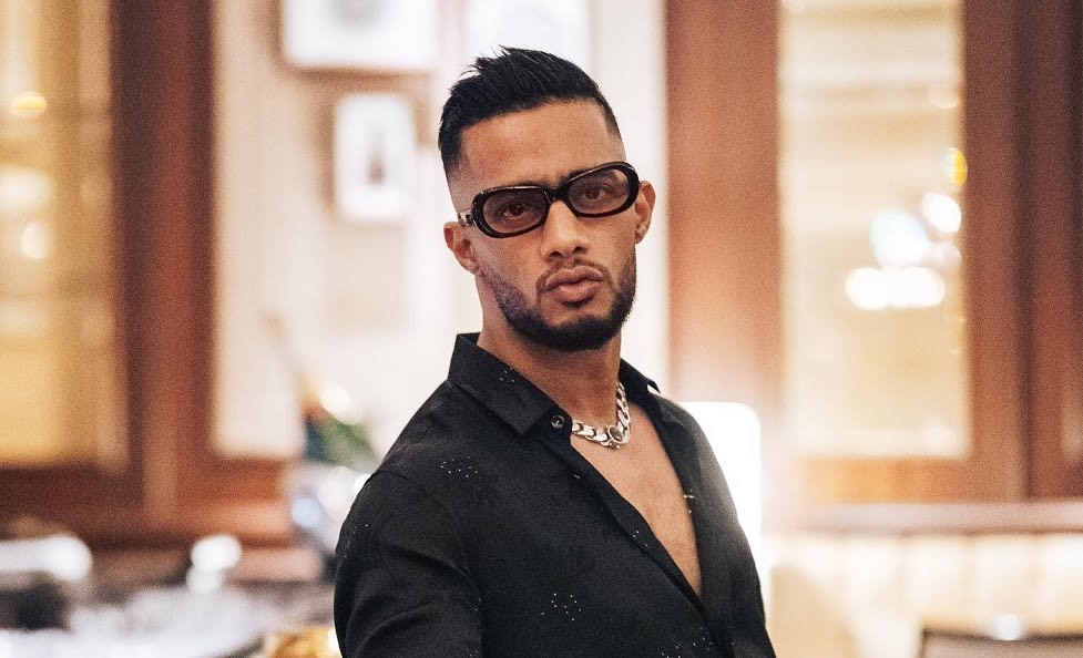 فيديو: النجم "محمد رمضان" يشرب الشيشة خلال مقابلة تلفزيونية!