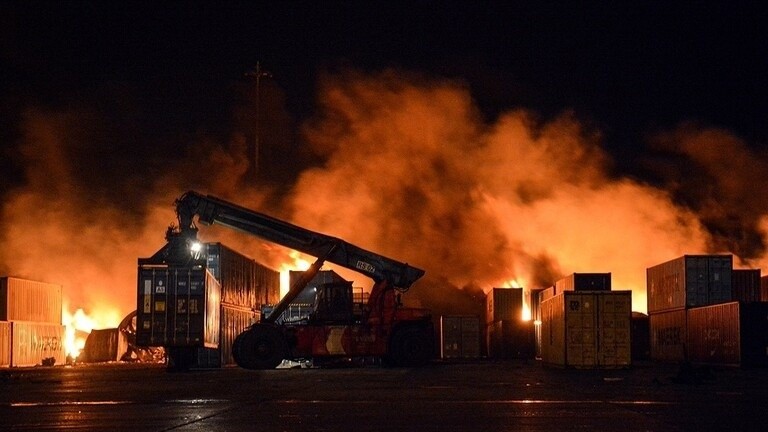 شاهد: سوريا تنشر صوراً تُوثق موقع الاستهداف الإسرائيلي بميناء اللاذقية