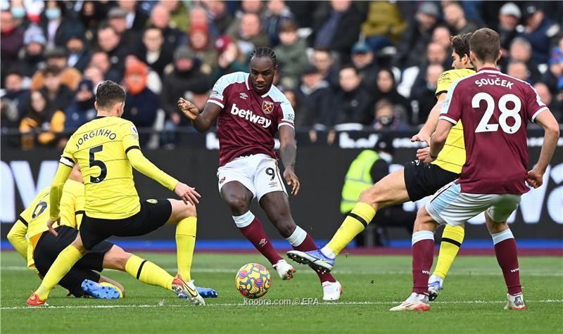 بالصور: وست هام يستغل غفلة ميندي ويُسقط تشيلسي بثلاثية