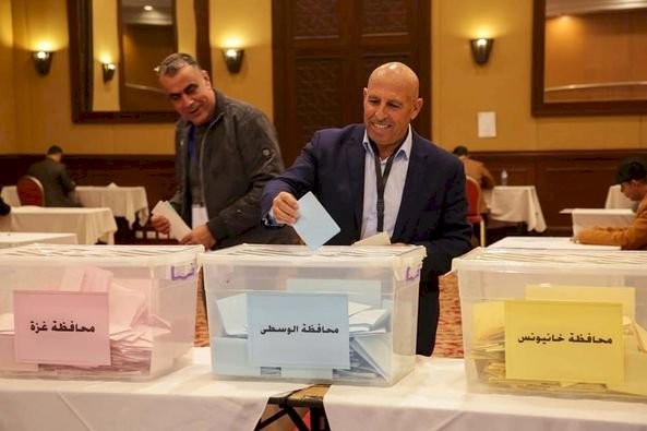 في إطارٍ ديمقراطي