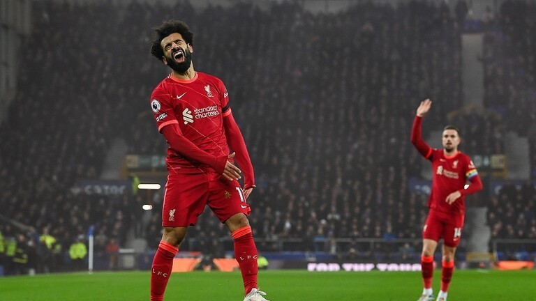 صلاح يتلقى ضربة موجعة من قبل زملائه في نادي ليفربول